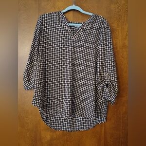 Maurices Black and White Geometric Blouse Size XL